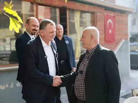 Başkan Balaban Yenimahalle’de esnafı dinledi
