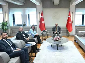 Başkan Bucak, Ulaştırma Bakanı Uraloğlu ile tramvay projesini değerlendirdi
