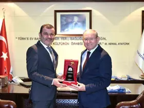 Başkan Çavuşoğlu "Ege’nin En Başarılı Büyükşehir Belediye Başkanı" seçildi
