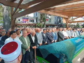 Başkan Doğan’ın kayınvalidesi son yolculuğuna uğurlandı
