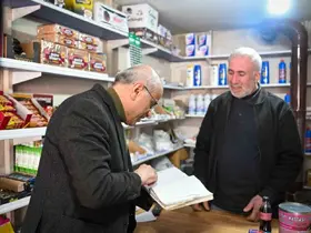 Başkan Er, vatandaşların mahalle bakkallarına ve fırınlarına olan borçlarını kapattı
