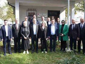 Başkan Erkan Aydın’dan Altınova Mahallesi’ne ziyaret
