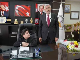 Başkan Hallaç, koltuğunu 10 yaşındaki Ebubekir’e devretti

