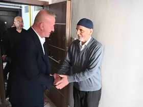 Başkan Karabatı’dan Dünya Yaşlılar Günü’nde anlamlı ziyaret
