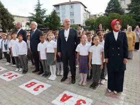 Başkan Muzaffer Bıyık, öğretmen ve öğrencilerin taleplerini dinledi
