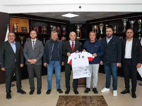 Başkan Özlü futbolculara bir araya geldi
