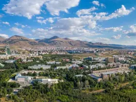 Başkan Sekmen gençlere seslendi: "Bilim ve irfanın beşiği Erzurum eğitimde de bir fırsatlar şehridir"

