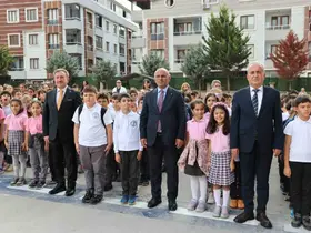 Başkan Söğüt yenilenen okul kantinini inceledi
