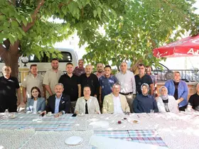 Başkan Subaşıoğlu, AK Parti’ye katılan 15 kişiye rozet taktı
