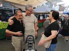 Başkan Tetik, pazarcı esnafı ve vatandaşlarla buluştu
