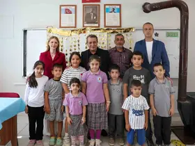 Başkan Yetişkin’den minik öğrencilere ilk gün sürprizi
