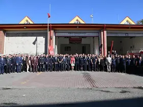 Başkan Yüceer itfaiyecilerle buluştu: "Herkesin kaçtığı yere siz koşarak gidiyorsunuz"
