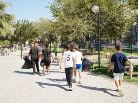 Başkan Zencirci’ye söz verdiler, parkı temizlediler
