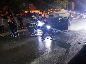 Batman’da seyir halindeki otomobil alev aldı
