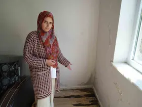 Bayburt’ta bir yıldır evlerden su çıkıyor: Duvarlar çatladı, aileler tedirgin

