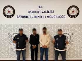 Bayburt’ta sahte belge kullanan 2 düzensiz göçmen yakalandı
