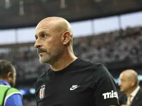 Beşiktaş tribünlerinden Vincenzo Italiano’ya destek
