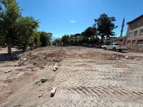 Beyağaç Çarşı Meydanı modern bir görünüme kavuşuyor
