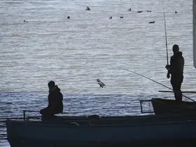 Beyşehir Gölü yeniden nefes aldı, oltalar tatlı sularla buluştu