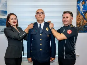 Bilecik’te bir üst rütbeye terfi eden müdürlere törenler rütbeleri takıldı
