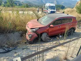 Bilecik’te otomobil bankete düştü: 4 yaralı
