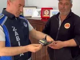 Bilecik’te temizlik görevlisi bulduğu cüzdanı zabıtaya teslim etti
