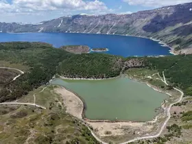 Bitlis’in doğa harikası Nemrut’ta hafta sonu hareketliliği

