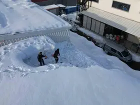 Bitlis’te tekstilciler kar yüzünden güneş panellerini kullanamıyor
