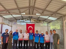 Bocce maçında dostluk kazandı
