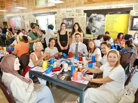 Bodrum sokakları kadınların ördüğü motiflerle renklenecek
