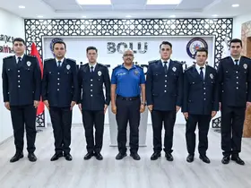 Bolu’da başkomiserliğe terfi eden polislere rütbeleri takıldı
