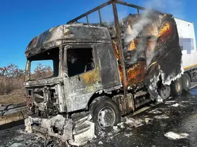 Bolu’da kargo yüklü tır alev alev yandı
