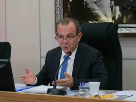 Bolu’da ‘rüşvet’ soruşturmasında beyan veren Tanju Özcan fenalaşarak bayıldı
