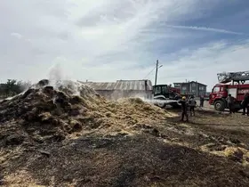 Bolu’da saman balyaları alev alev yandı: Traktör ve römork kullanılamaz hale geldi
