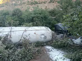 Bolu’da tır devrildi: 1 ölü, 1 yaralı