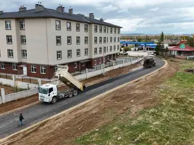 Bolvadin’de Huzurevi yolu sıcak asfalta kavuştu
