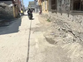 Bozuk yollar mahalleliyi isyan ettirdi
