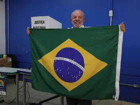 Brezilya’da Lula da Silva yeniden devlet başkanı seçildi
