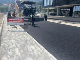 Buldan’da sıcak asfalt serimi başladı
