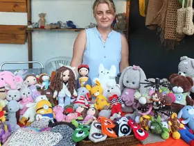 Burhaniye’de Dilek hanımın örgü bebekleri ilgi gördü

