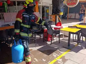 Burhaniye’de işyeri yangını paniğe neden oldu
