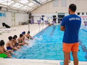 Bursa’da ‘Yüzme bilmeyen kalmasın’ eğitimleri başladı
