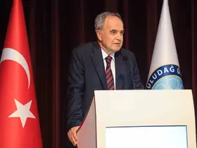 BUÜ Tıp Fakültesinde yeni eğitim-öğretim yılı ilk ders töreniyle başladı
