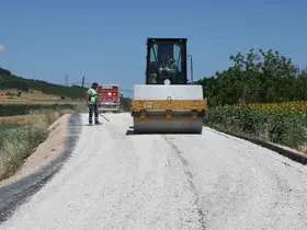Büyükşehir Nilüfer’de yolları yeniliyor

