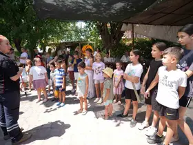 Büyükşehir yangından etkilenen çocukların yanında

