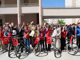 Büyükşehir’den "2024-2025 Sezonu Okul Sporları Enleri" programı
