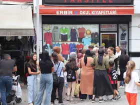 Çarşı’da okul kıyafetleri yoğunluğu
