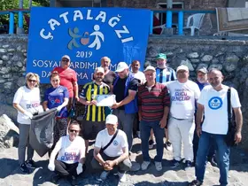 Çatalağzı Ömerağzı Sahili’nde geniş katılımlı temizlik seferberliği
