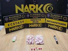 Çatıya çıkıp kaçmaya çalıştı, uyuşturucuyla yakalandı
