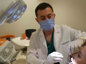 Çene kemiği erimesi implant tedavisine engel değil

